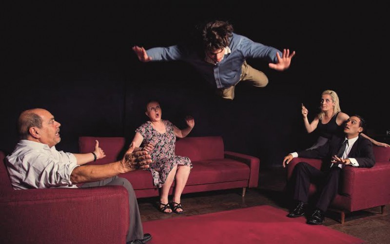 La obra argentina ‘El loco y la camisa’, en el Cine-Teatro Louletano