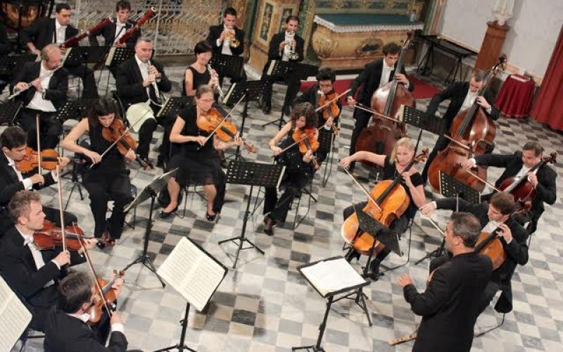 La Orquesta Clásica del Sur lleva ‘La Magia de la Navidad’ a Quarteira
