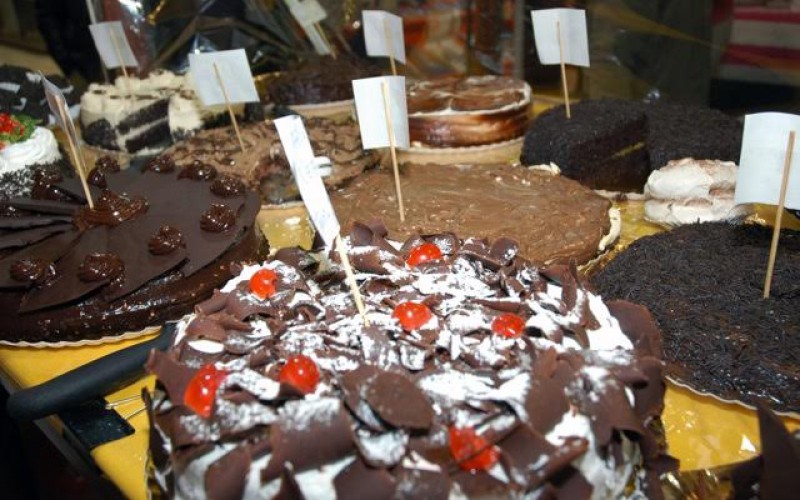 Bombones, fondues y tartas invaden Loulé en la quinta Feria del Chocolate