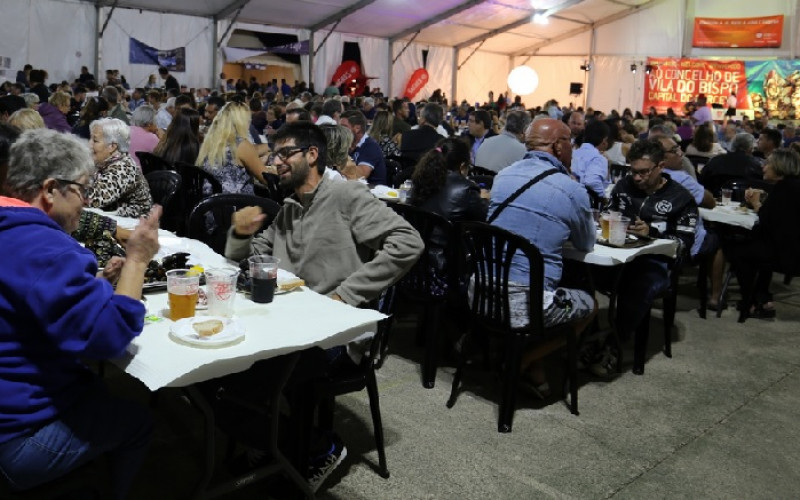 Más de 12.000 personas pasan por el Festival del Percebe de Vila do Bispo