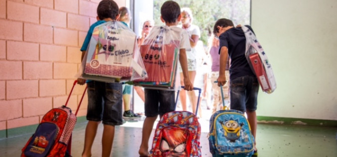 Más de 5.000 alumnos de Olhao reciben material escolar