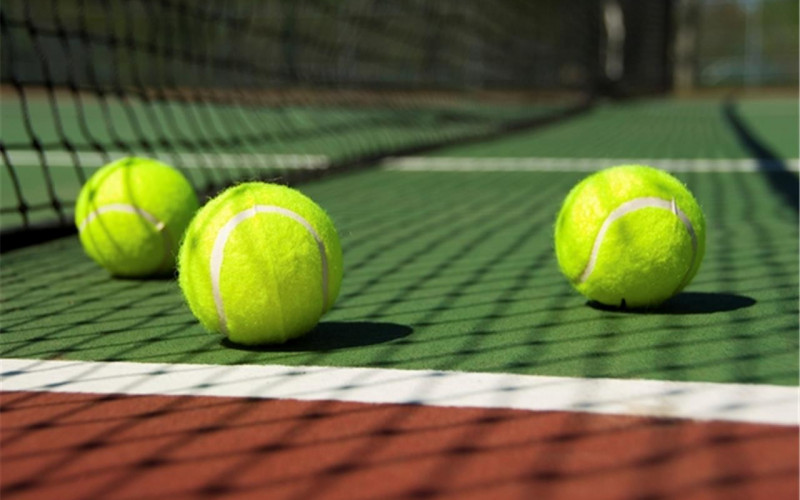 Loulé enseña a practicar ‘Tenis en la Escuela’