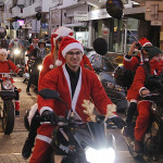 El desfile navideño del Moto Club Faro anima la capital del Algarve
