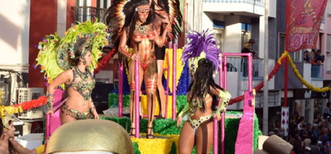 Domingo gordo com clima primaveril no sul leva a casa cheia no Carnaval de Loulé