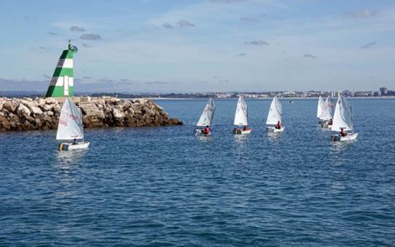 Lagoa apoya el deporte escolar y promueve la práctica de vela