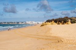 Playas de Silves distinguidas con bandera azul, playa accesible y calidad de oro